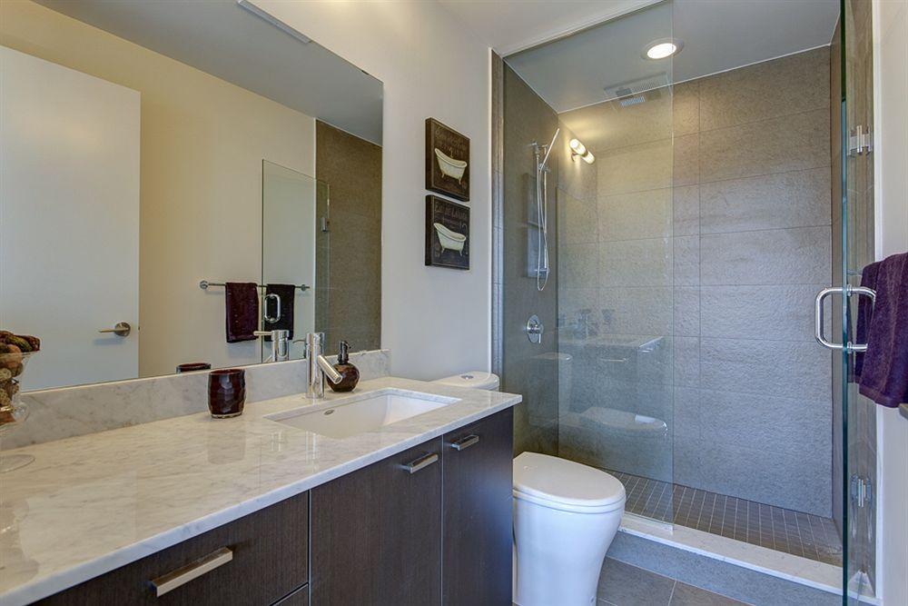Downtown Mississauga Executive Suites Sq1 Esterno foto