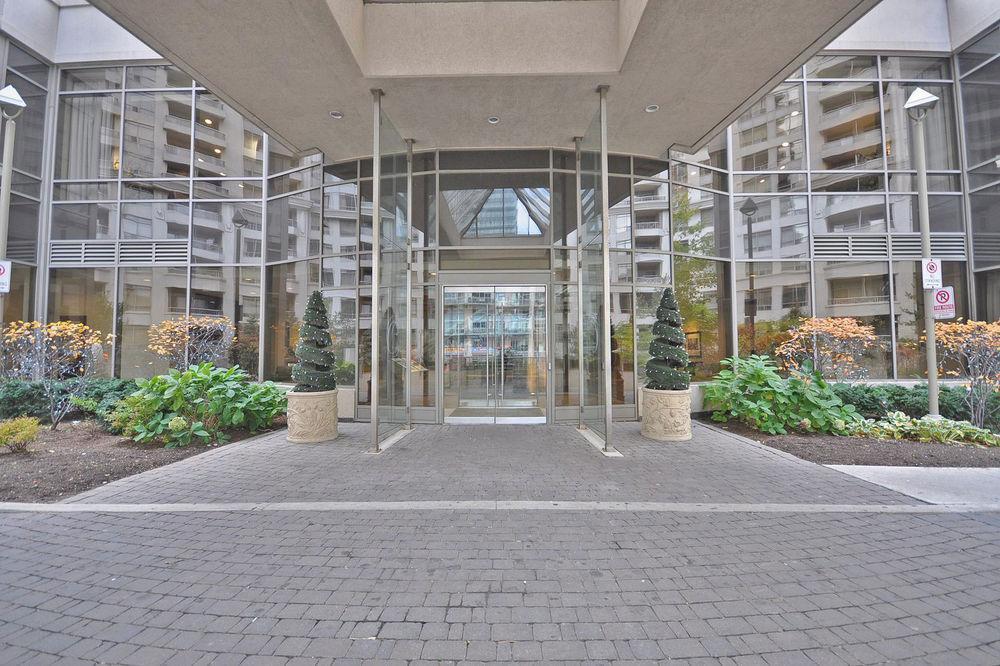 Downtown Mississauga Executive Suites Sq1 Esterno foto